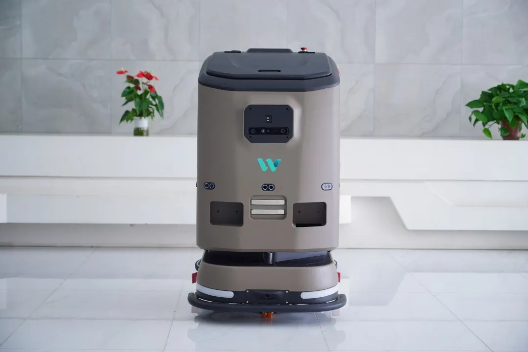 文達通股份發布全場景服務機器人矩陣:從清潔安防到情感陪伴的“端到端”智慧服務